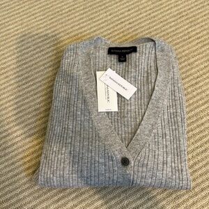 Banana Republic Gray cardigan sweater top size Small.
